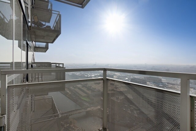 Building Photo - 235 W Van Buren St