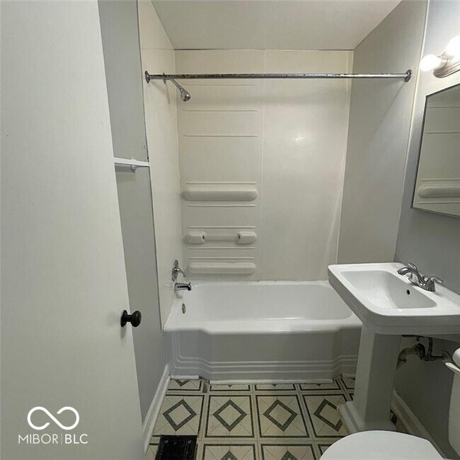 Building Photo - 73 W Westfield Blvd