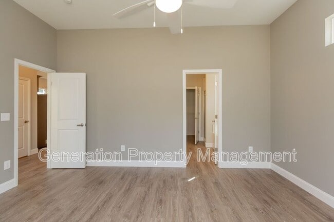 Building Photo - 590 Strong Ave