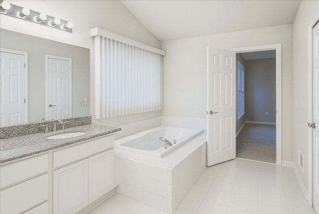 Building Photo - 558 Highlands Dr