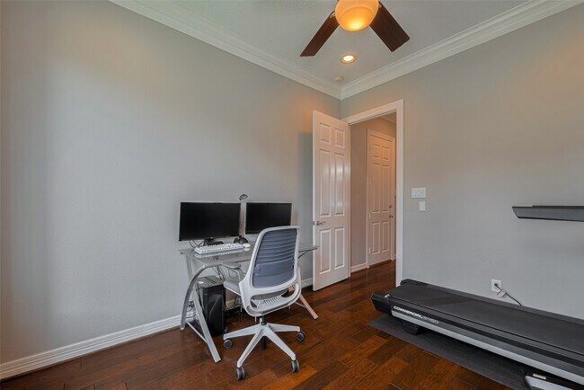 Building Photo - 4006 Lanark Ln