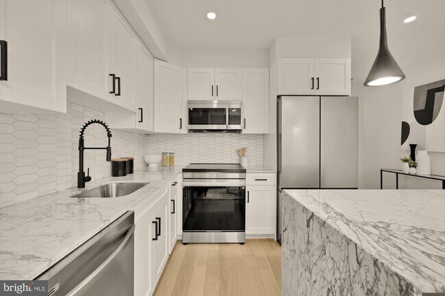 Building Photo - 2610 41st St NW