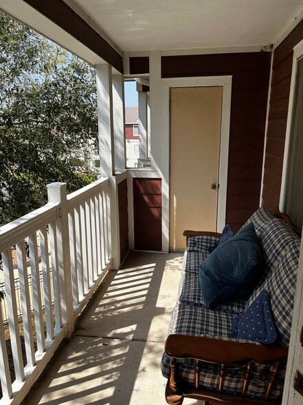 Balcony - 521 Southwest Pky