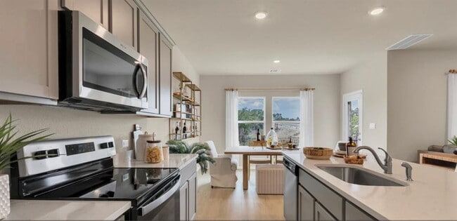 Building Photo - 257 Frogmore Lp
