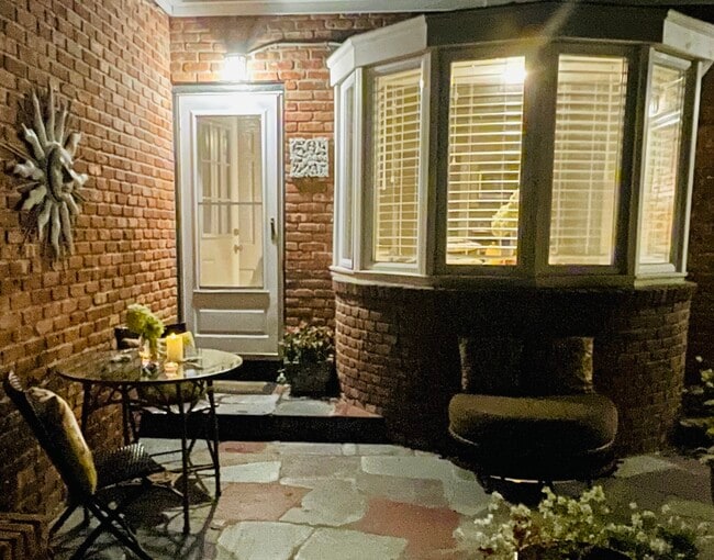 Building Photo - 805 2nd St N