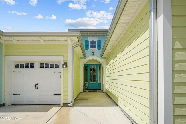 Building Photo - 9431 Paradise Dr