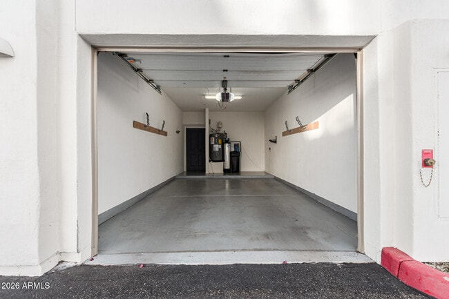 Building Photo - 2992 N Miller Rd