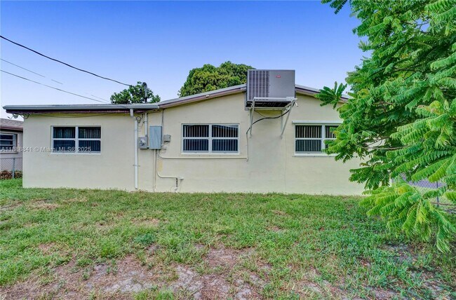 Building Photo - 6540 McKinley St