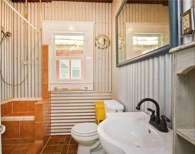 Building Photo - Charming 1 Bedroom in Hancock