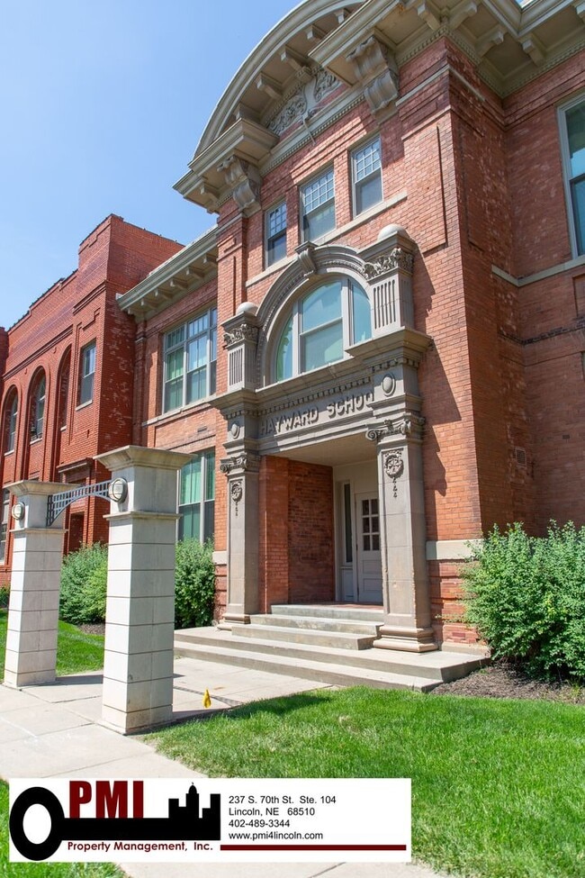 Building Photo - 1223 N 9th St