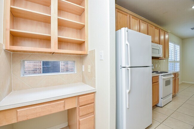 Building Photo - 15119 Newfield Bridge Ln