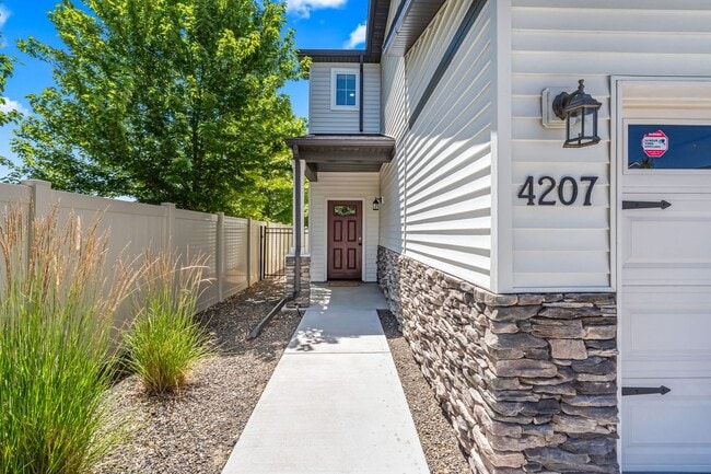Building Photo - Ideal 4bd/2.5ba Blackrock Home - Great commute location!