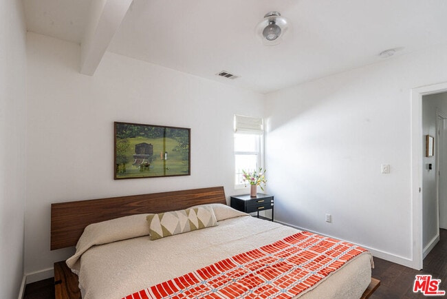 Building Photo - 4870 Stratford Rd