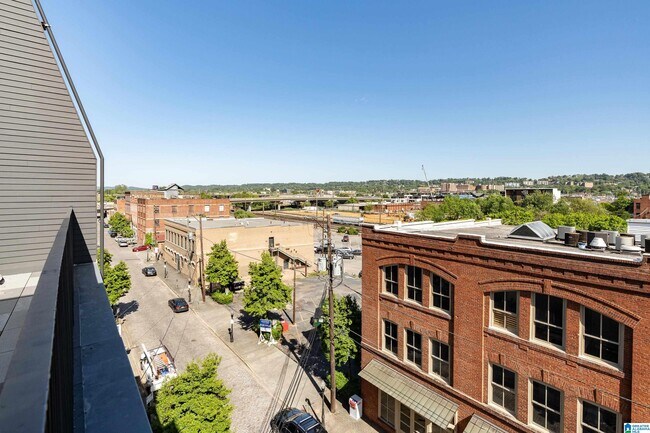 Building Photo - 2212 1st Ave N