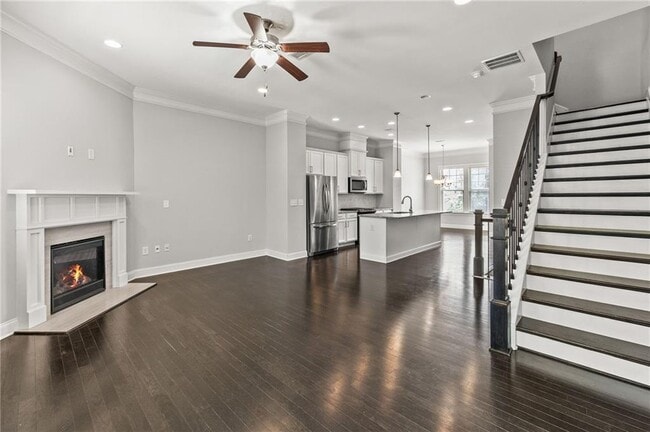 Building Photo - 4435 Donahue Ave