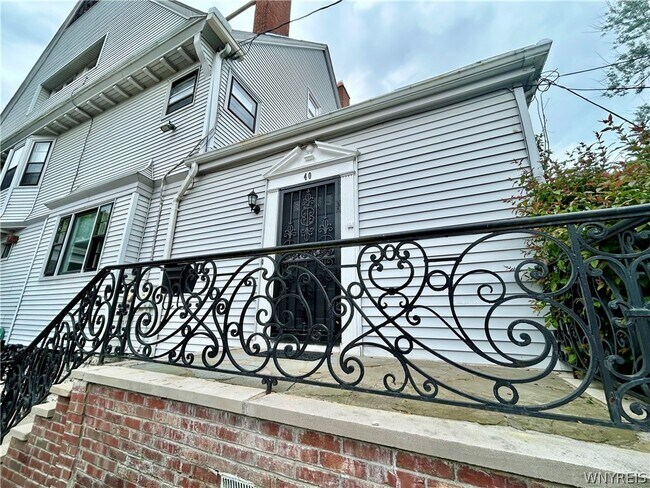 Building Photo - 40 Oakland Pl