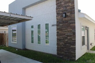 Building Photo - 5609 Ozark Ave