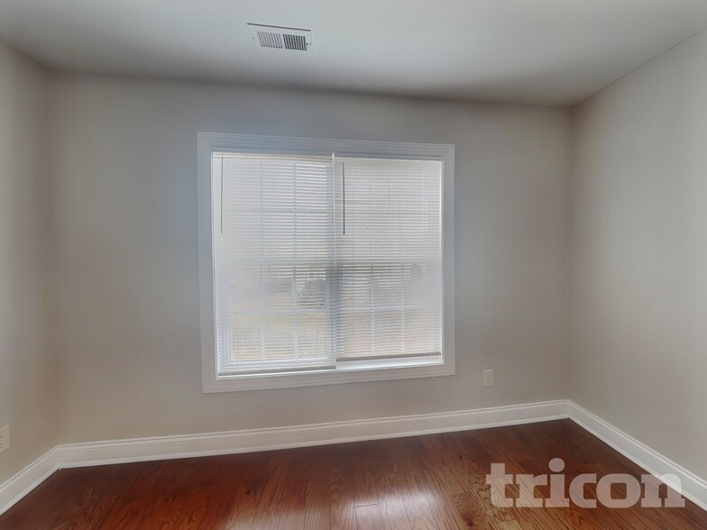 Building Photo - 448 Big Willow Way