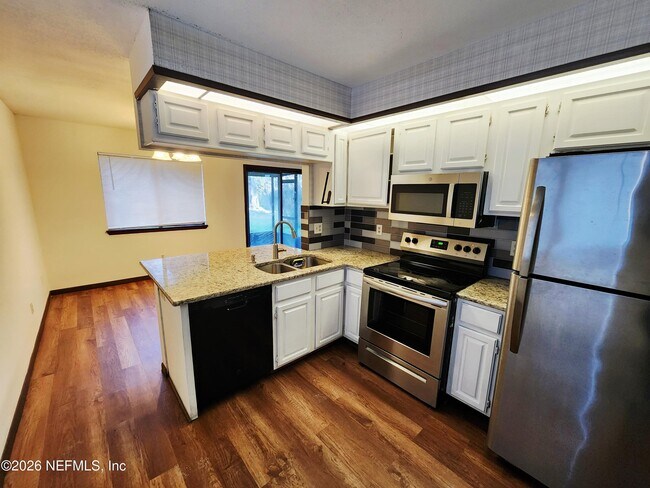 Building Photo - 4655 Trevi Dr