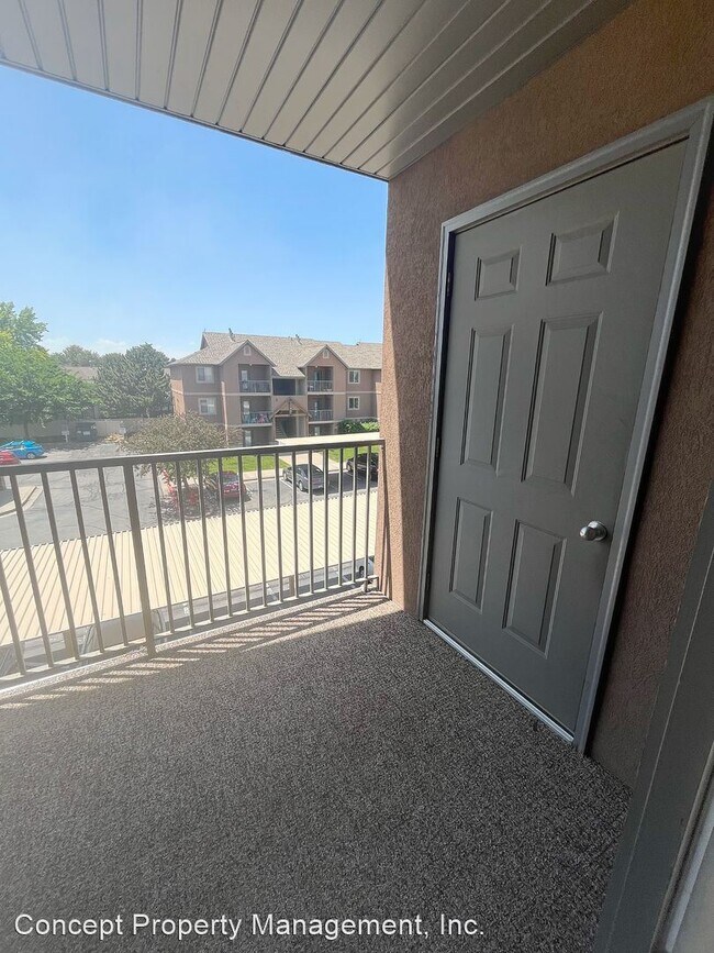 Building Photo - 2 br, 2 bath Apartment - 374 East 5450 Sou...