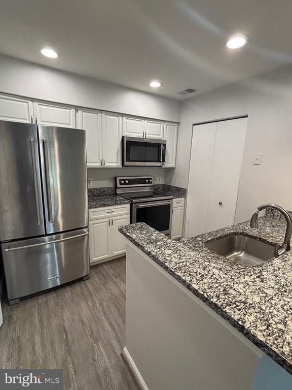 Building Photo - 7604 Lakeside Village Dr