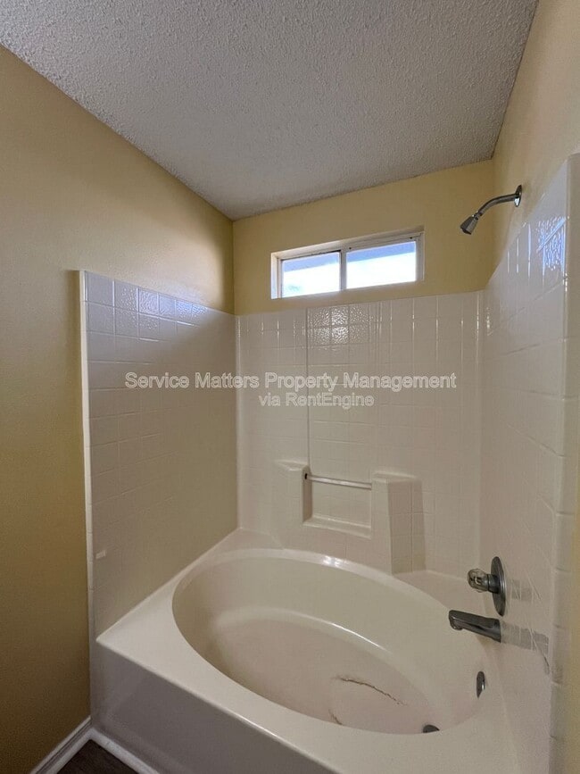 Building Photo - 2439 Redoubt Ave