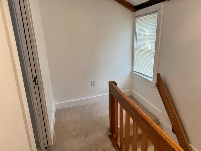 Building Photo - 315 Maplewood Ave