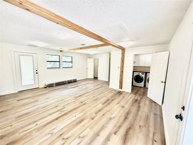 Building Photo - 413 Sun Bonnet Dr