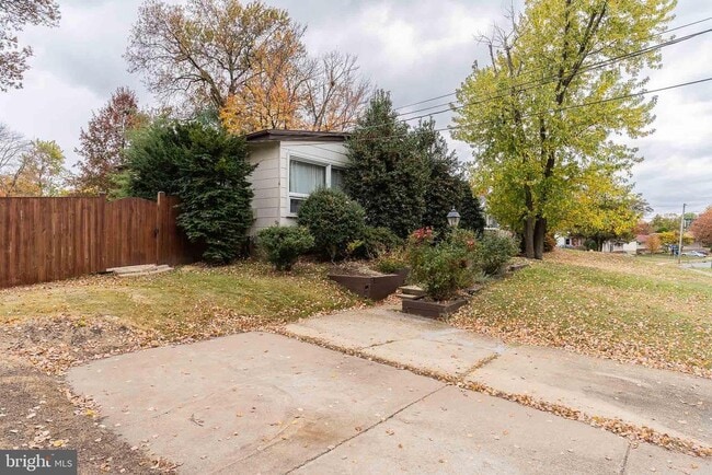 Building Photo - 6609 Bowie Dr