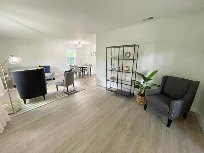 Building Photo - 7591 Amherst Ave