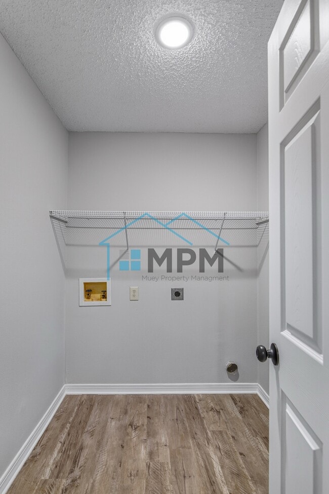 Building Photo - 212 LA-144