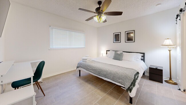 Building Photo - 12827 Independence Ave