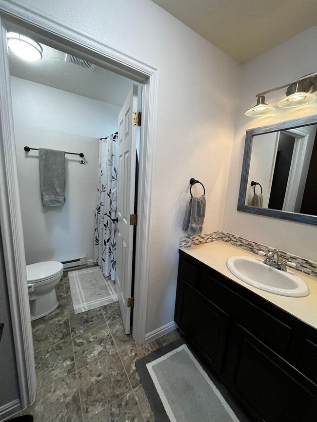 Building Photo - Furnished 3-Bedroom Home in Quiet Victor N...