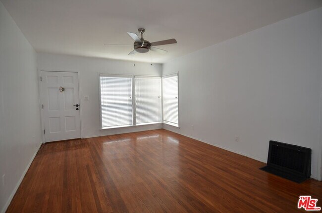 Building Photo - 6116 Overhill Dr