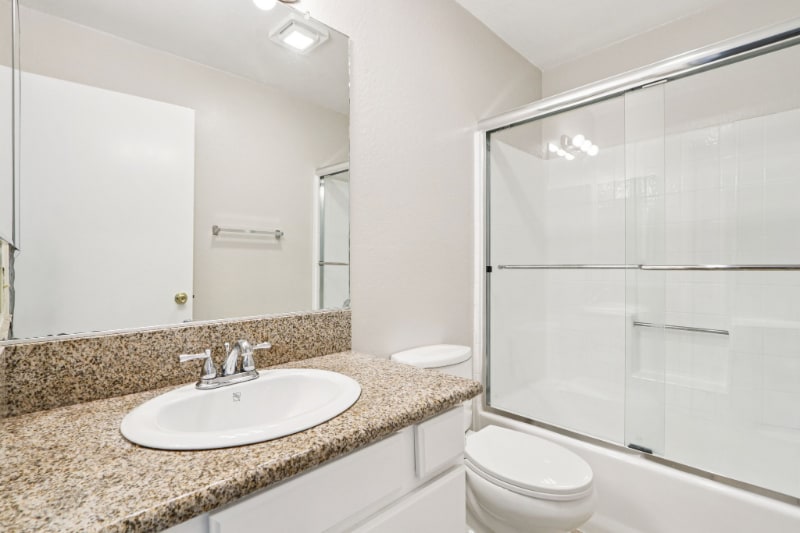 Building Photo - 700 E Cedar Ave