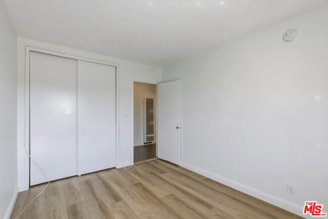 Building Photo - 5117 Crenshaw Blvd