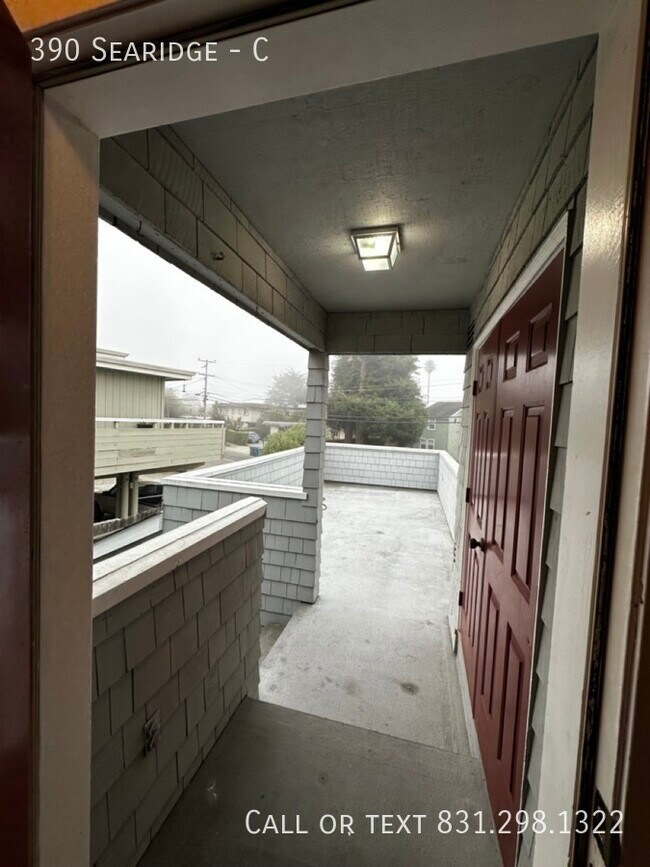 Building Photo - 390 Searidge-C