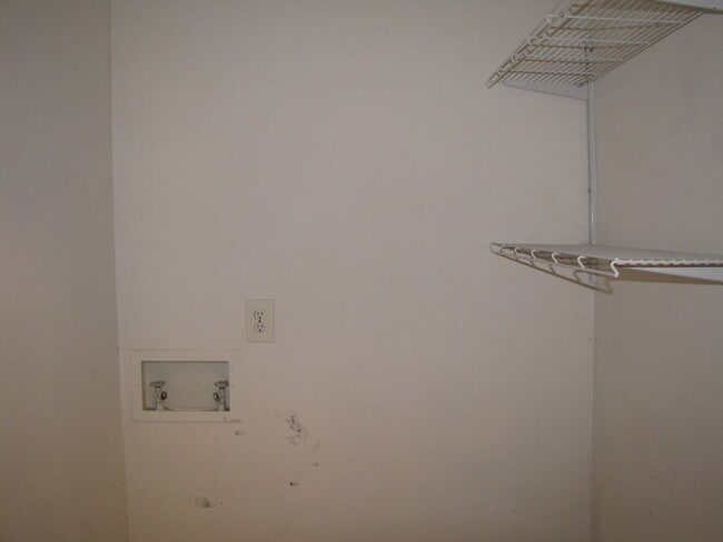 Building Photo - 2813 Dogwood Rd