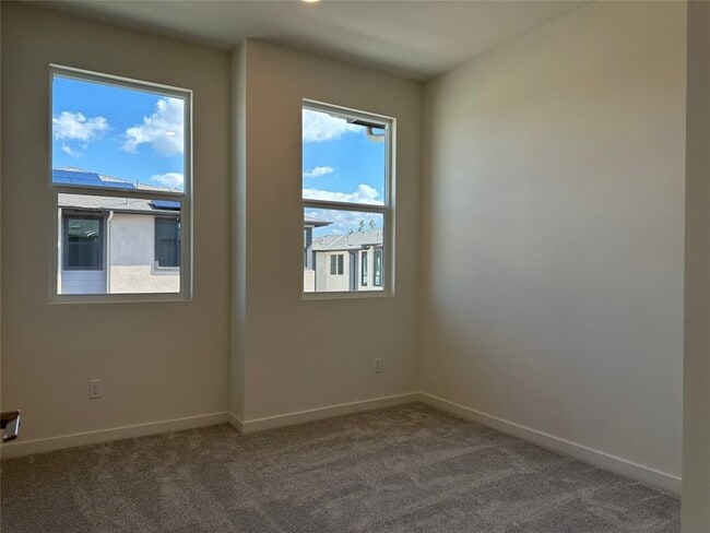 Building Photo - 2957 W Lincoln Ave