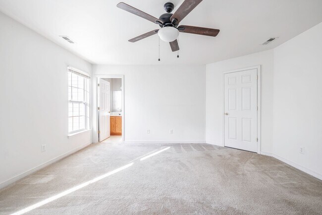 Building Photo - Gorgeous Luxury Townhome for rent