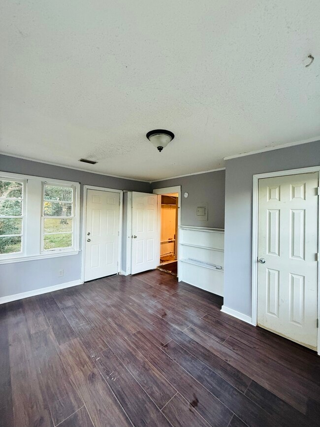 Building Photo - 3128 Club House Rd