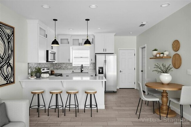 Building Photo - 1511 Playa Dr