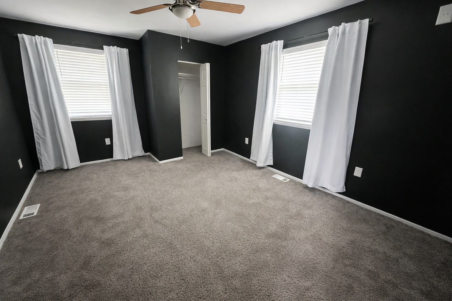 Building Photo - 421 N Ohio St