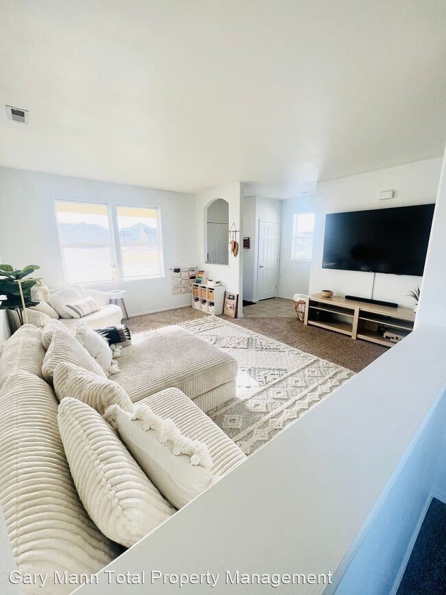 Building Photo - 3 br, 2.5 bath House - 714 N Penrose St