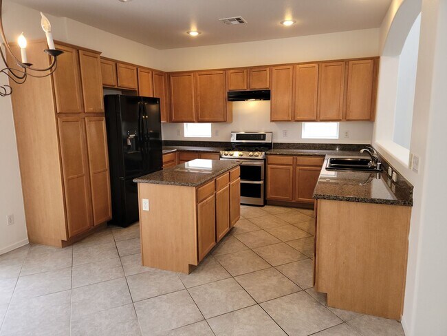 Building Photo - AWESOME HEDERSON GATED COMMUNITY TWO STORY