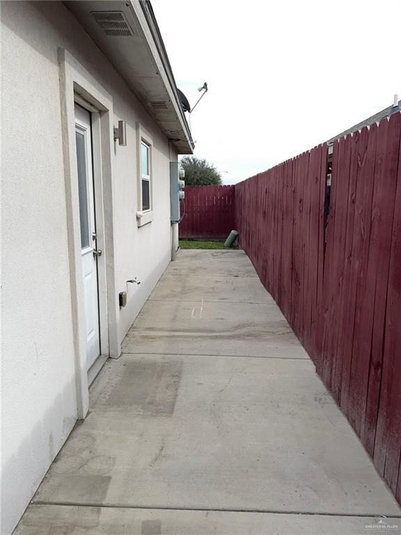 Building Photo - 2200 S 10th St