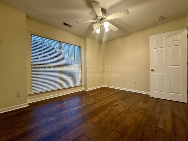 Building Photo - 1720 Hawk Run Ln