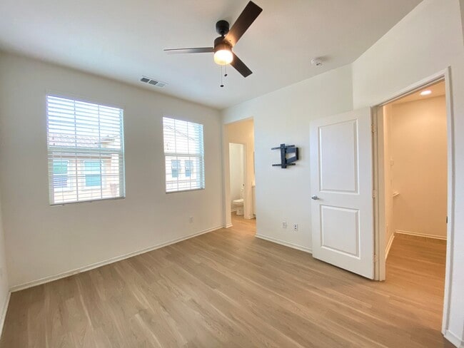 Building Photo - 3 bed, 3.5bath wihtin The Pacific Ridge Community in Oceanside
