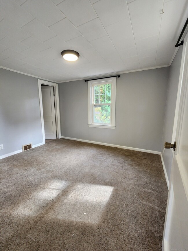 Building Photo - 25 Cronin St