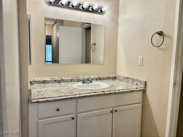 Building Photo - 750 S Royal Crest Cir